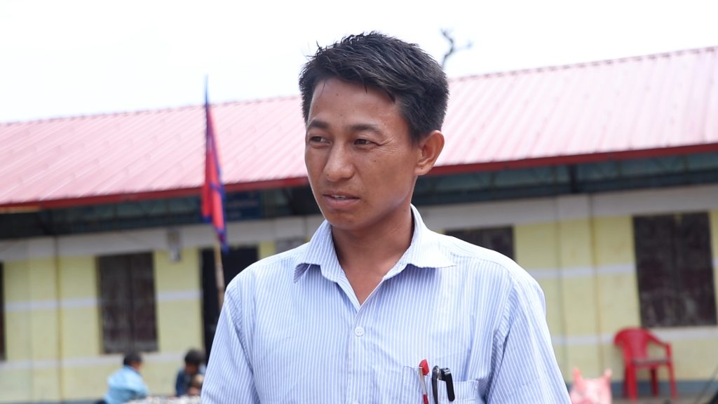 राष्ट्रिय आधारभूत विद्यालय दैतेसका हेडसर खड्क चेपाङ